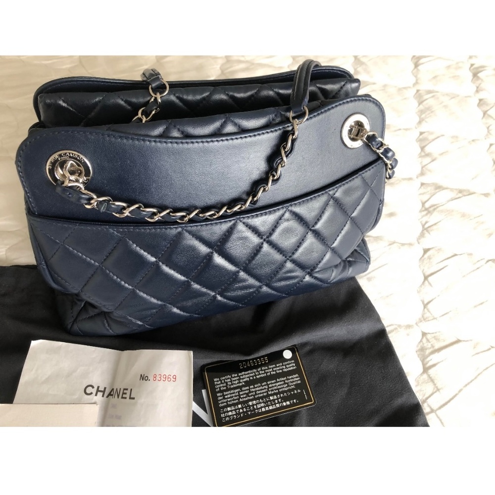 Authentic Chanel with receipt - Picture 4 of 8